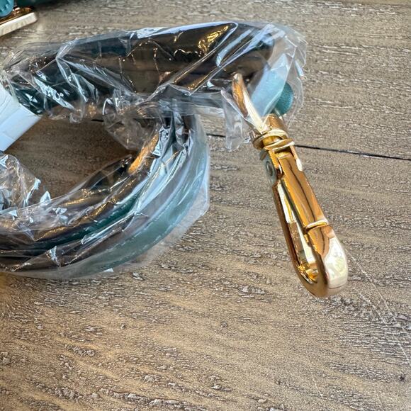 Melie Bianco Alexis Small Vegan Leather Bucket Crossbody Green NWT Drawstring - Picture 7 of 16